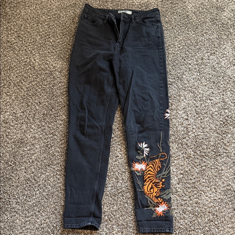 TOP Moda Black Skinny Jeans with Tiger and Floral Design